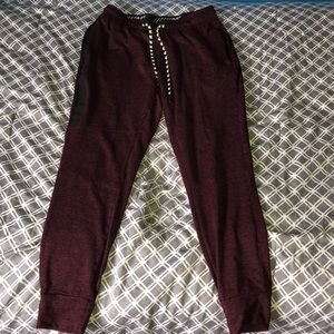 Maroon American Eagle men’s joggers